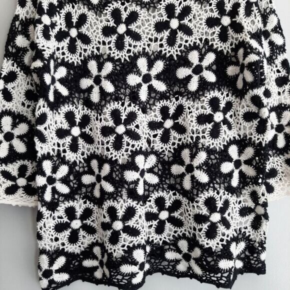 Vintage Boho Floral Net See-Through Lace Crochet Crop Top B&W Sz M Flawed - Picture 11 of 11
